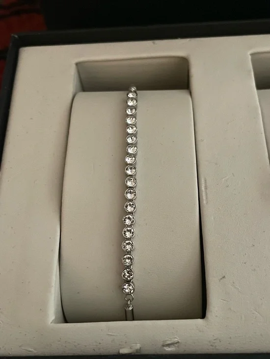 Beautiful Bulova Gift Set - Picture 5 of 11